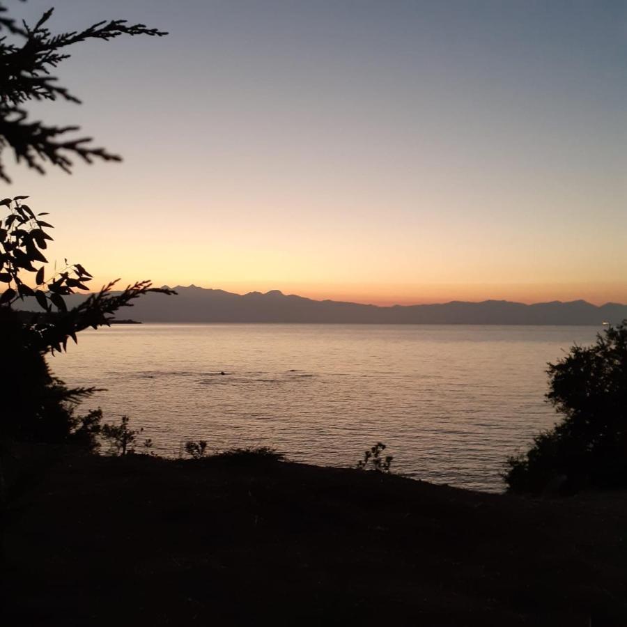 Seafront Studio With Direct Beach Access Koroni  Luaran gambar
