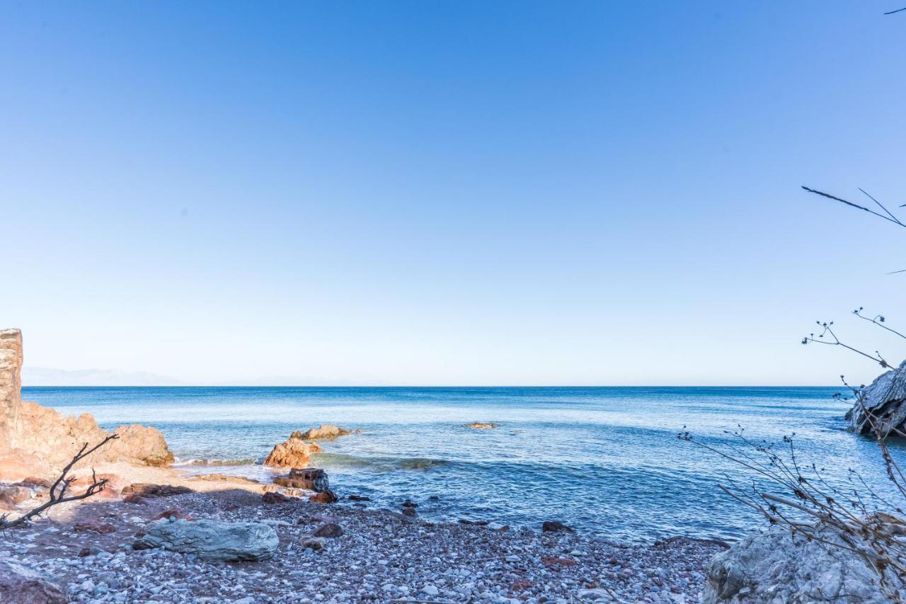 Seafront Studio With Direct Beach Access Koroni  Luaran gambar